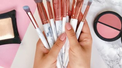 Đầu cọ bẩn ai bảo không gây mụn nào? - Ảnh: Internet