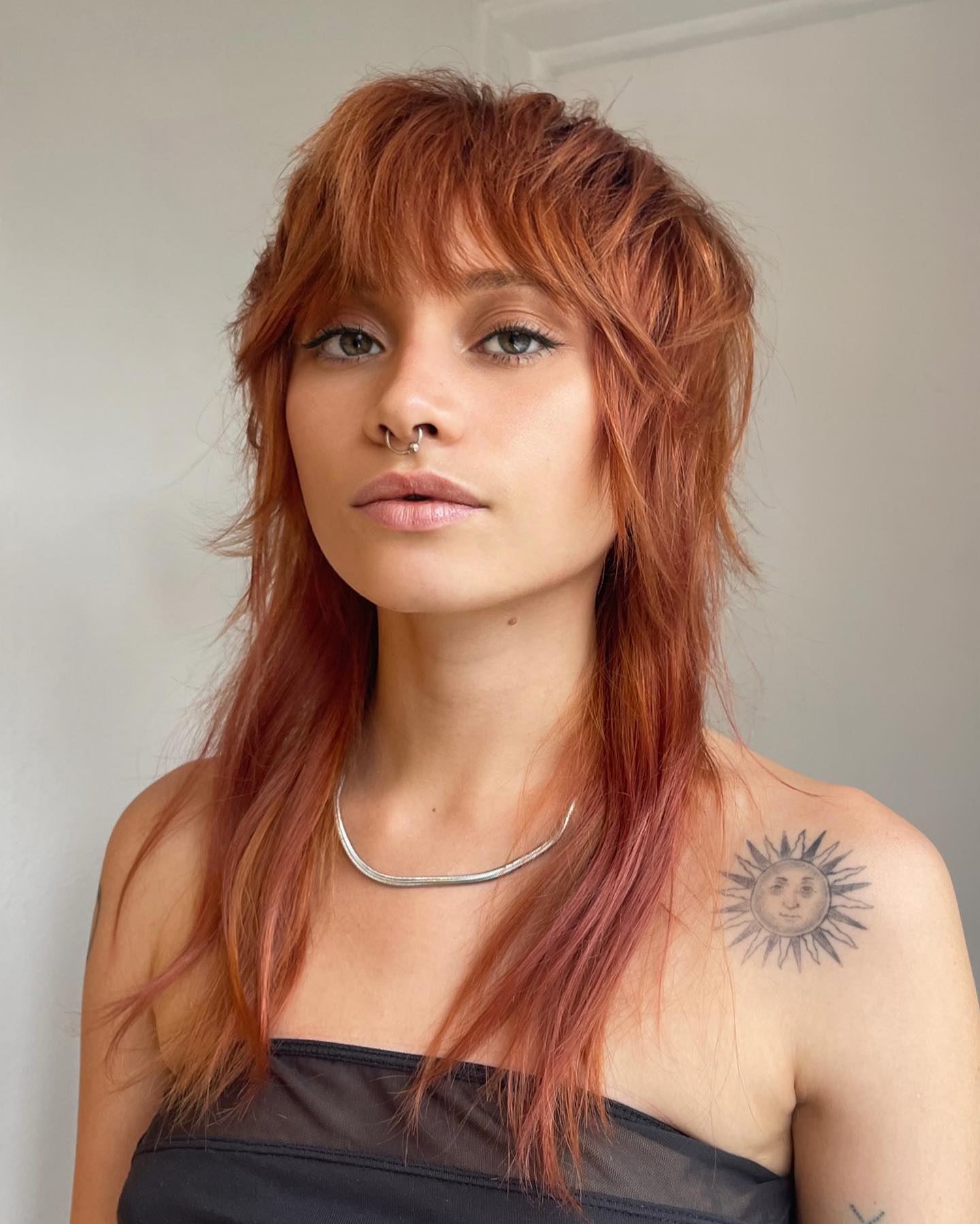 Kiểu tóc mullet nữ tóc đỏ layer dài phù hợp mặt trái xoan