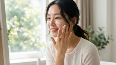 Bôi kem chống nắng đúng cách với đủ lượng và kỹ thuật chuẩn