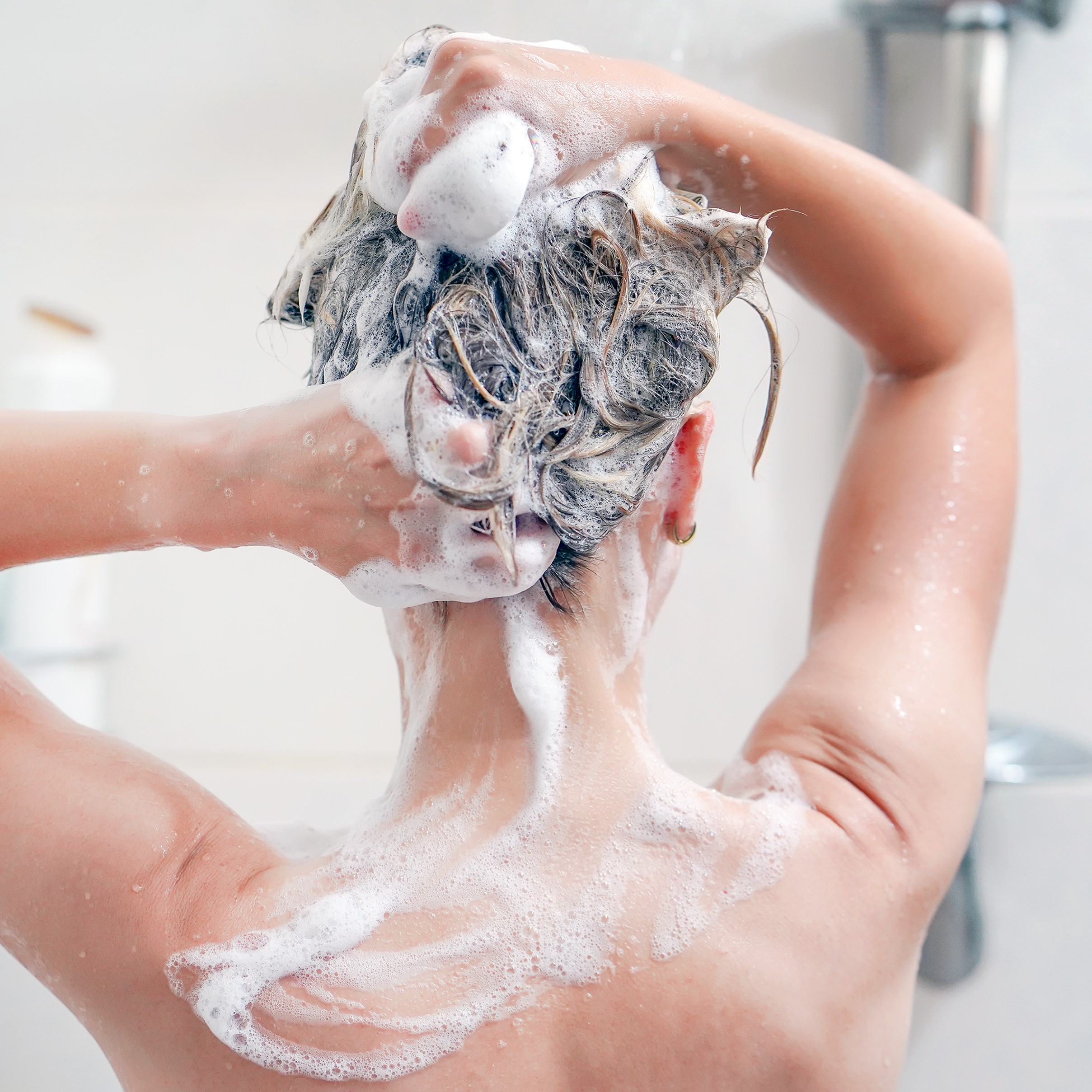 Gội đầu tóc nhuộm đúng cách